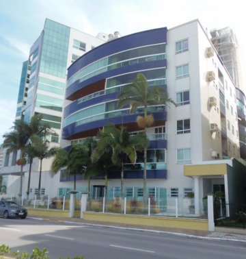 Apto lateral ao mar. ampla sacada com ch
