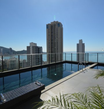 Novo e mobiliado, 03 dorms. apenas 300 m