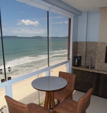 Frente ao mar com 03 su�tes