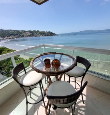 Lindo apto frente ao mar! 