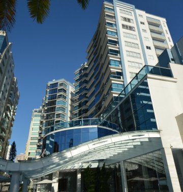 Condom�nio de alto padr�o frente ao mar!