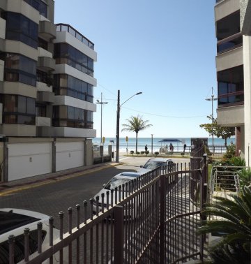 Apto lateral ao mar com excelente vista 