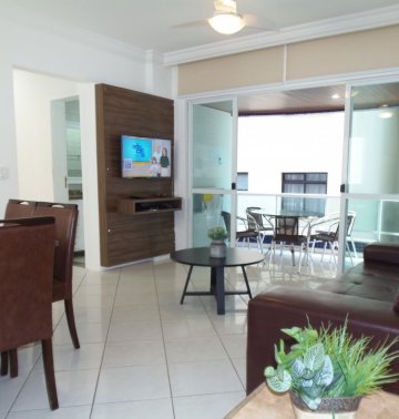 Excelente apto lateral ao mar 