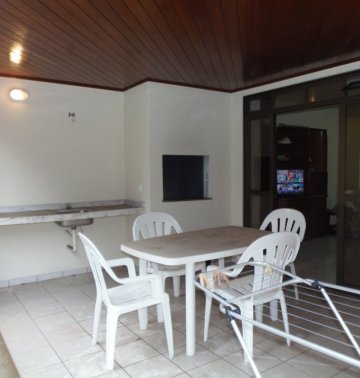 Apartamento amplo, pertinho da praia! 